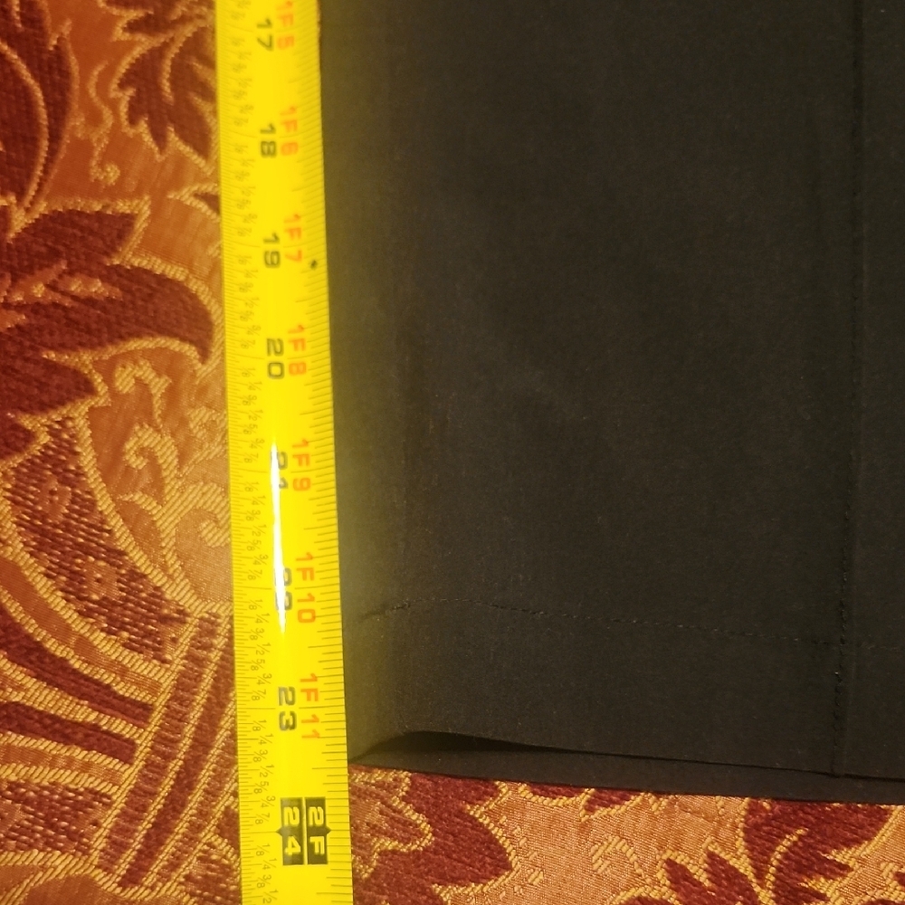 Chico's Zenergy Black Capri Lightweight Pants, Chico's Size 2 (12), Like New - Picture 11 of 12
